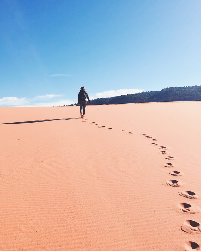 kanab, coral pink sand dunes road, girl, climate, tranquil scene, 1080P, sand, standing, open, alone, lifestyles, hiking, desert, morning, foot steps