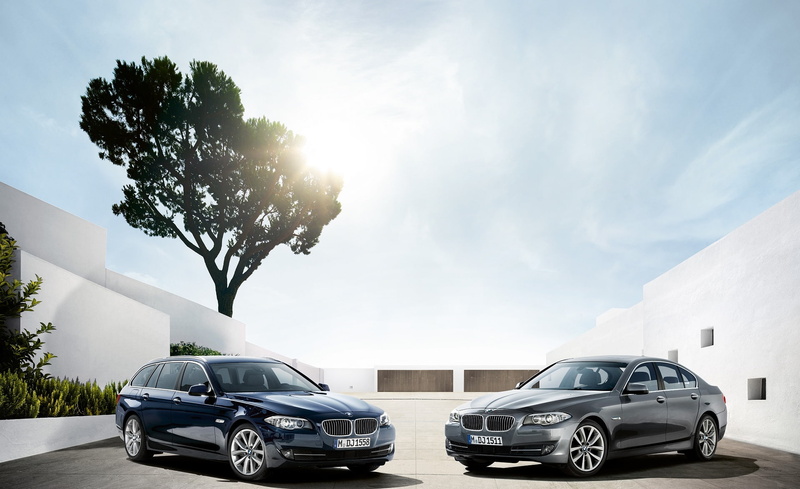 city, transportation, mode of transportation, tree, stationary, nature, two, 1080P, no people, plant, bmw f10, sunlight, Cars, station, sky, black, building exterior