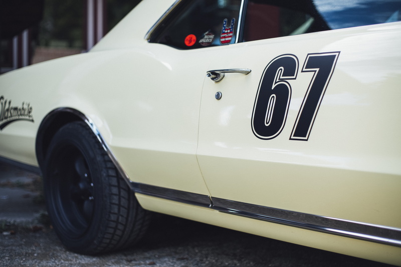 sign, vintage car, us car, modern, old, street, style, 67, tire, number, antique, oldsmobile, typography, vehicle, mode of Transport, v8, parked, land Vehicle