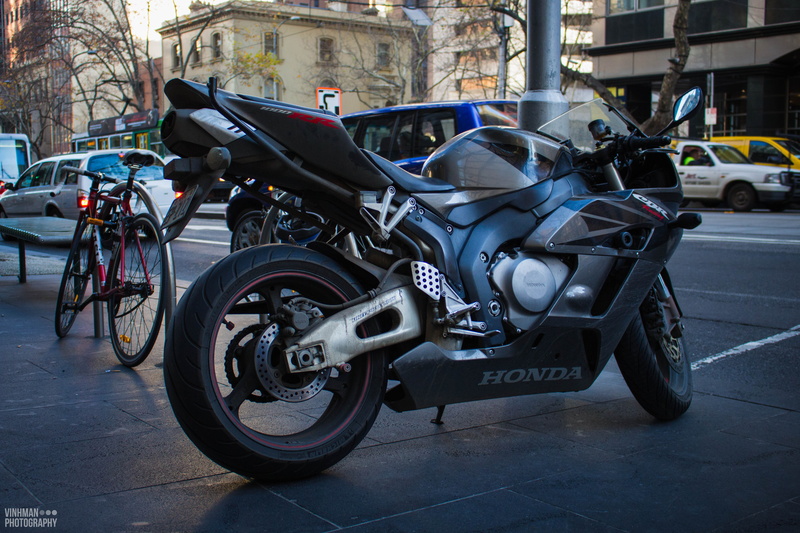 sport, motor vehicle, parking, architecture, bike, incidental people, sidewalk, black, fairplayd, cbr, 5K, fireblade, motorcycle, mode of transportation