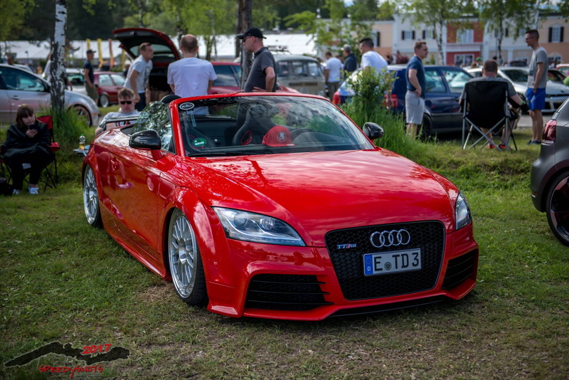 motor vehicle, red, day, mode of transportation, Volkswagen, tuning, 1080P, Audi, men, car, group of people, incidental people, people, green color, real people