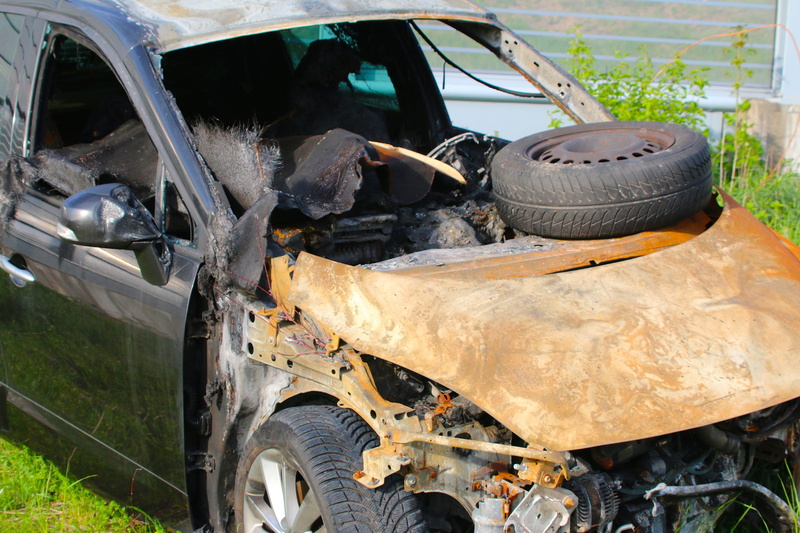ruined, vehicle breakdown, burned out, total damage, car, wheel, demolished, 5K, tire, transportation, crash, obsolete, abandoned, Damage, traffic accident