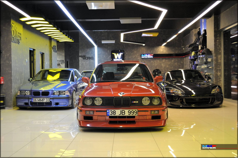 architecture, mode of transportation, Bmw E30 m3, illuminated, text, transportation, no people, communication, Honda S2000, lighting equipment, car, city