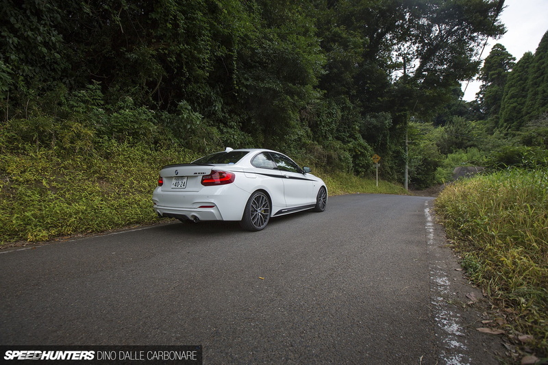 sign, nature, no people, Speed Hunters, transportation, day, journey, mode of transportation, asphalt, growth, 1080P, M235i, road, motor vehicle, tree