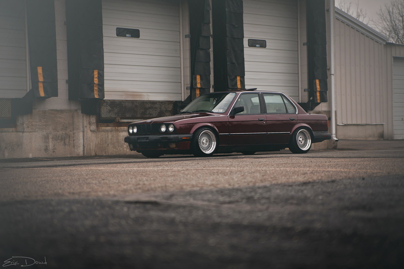 architecture, selective focus, mode of transportation, road, motor vehicle, E30, BMW, transportation, The 3 series, outdoors, retro styled, tuning, built structure