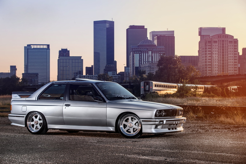 Coupe, 3 Series, land vehicle, no people, sky, front, building exterior, silver, outdoors, luxury, office building exterior, transportation, megapolis