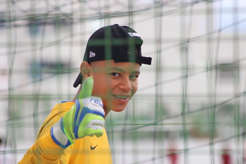 black, leisure activity, sport, making, clothing, smiling, net, era, male, looking at camera, focus on foreground, new, happiness, wearing, young adult