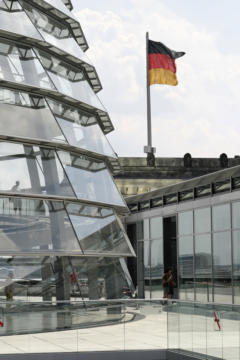 building exterior, glass - material, government district, government, spree, building, incidental people, city, day, glass dome, built structure, wind