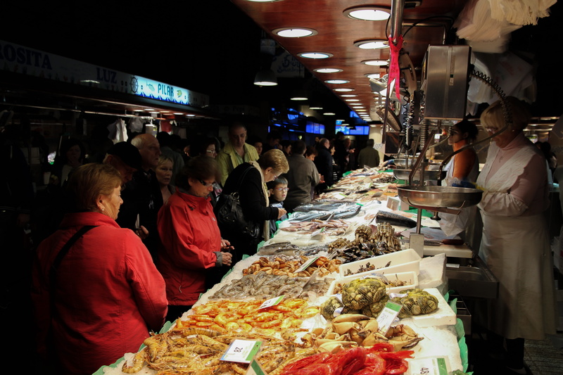 healthy eating, business, people, shopping, shrimp, retail, gathered, food and drink, 4K, customer, group of people, called rothmans, women, consumerism