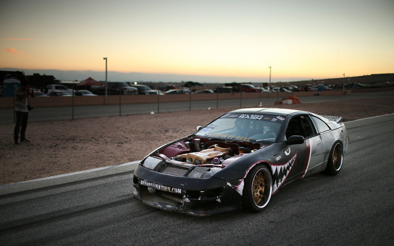 street, city, sky, dusk, incidental people, parking lot, car, 1080P, motor vehicle, outdoors, nissan nissan 300zx speedhunters the z32 fighter plane, men