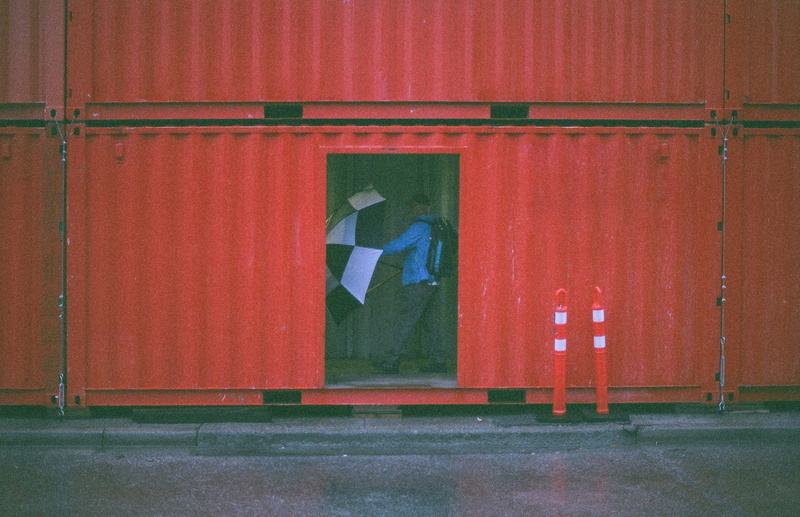 direction, 2K, intermodal, arrow symbol, human representation, inside, red, creativity, communication, symbol, day, guidance, built structure, umbrella