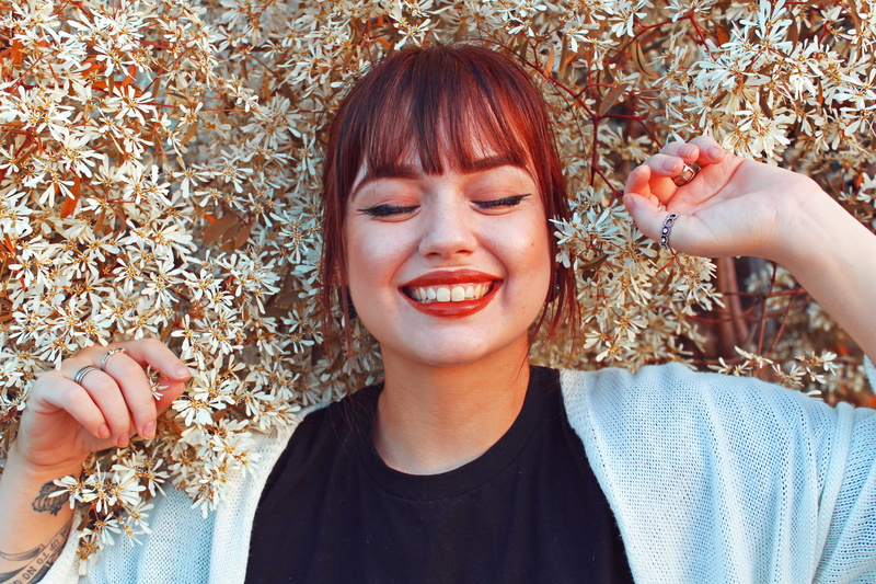 day, tattooed, girl, woman, front view, emotion, casual clothing, happy, adult, smiling, flowers, 5K, child, real people, redhead, spring, women, smile