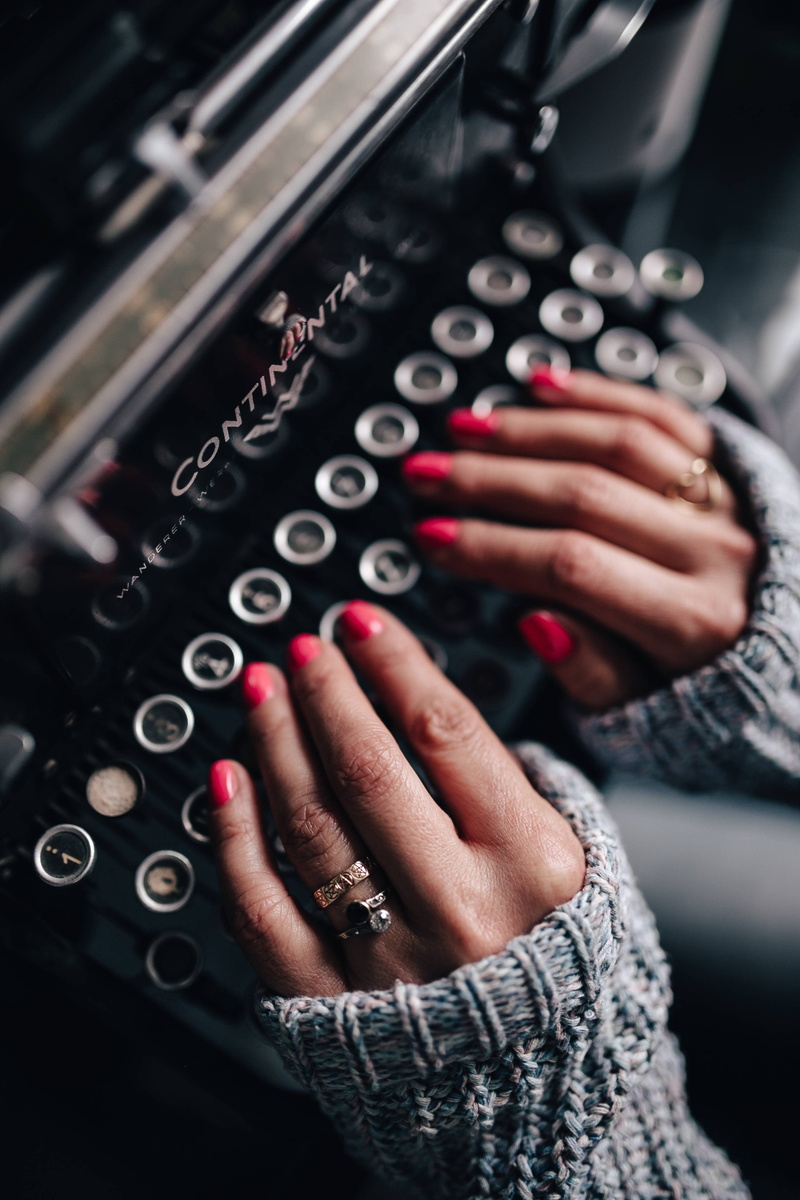 typewriter Keyboard, only women, correspondence, typewriting, antique, old, human body part, people, finger, Woman, nail polish, vintage, old-fashioned