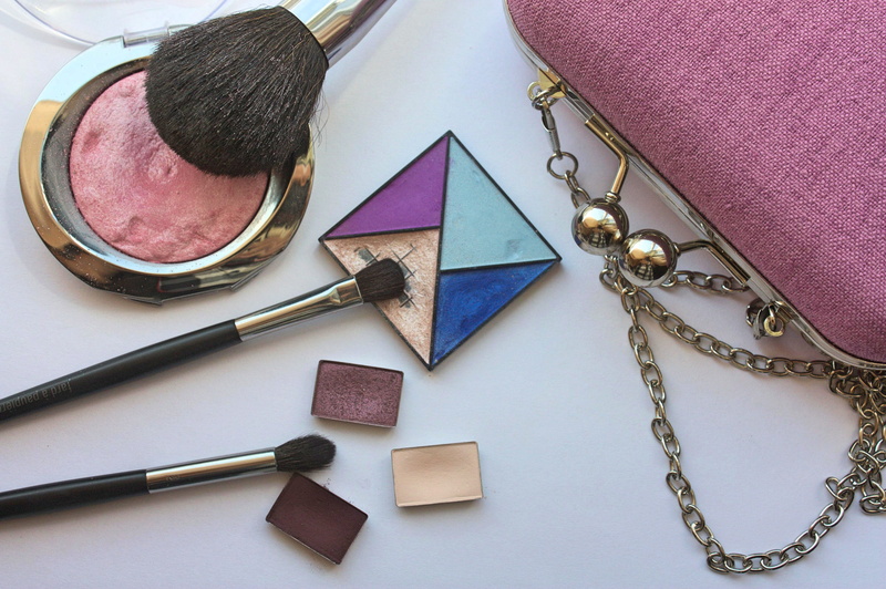 personal accessory, cosmetics, eyeshadow, purple, make-up, hair, gold colored, table, lipstick, fashion, creativity, silver colored, no people, beauty product
