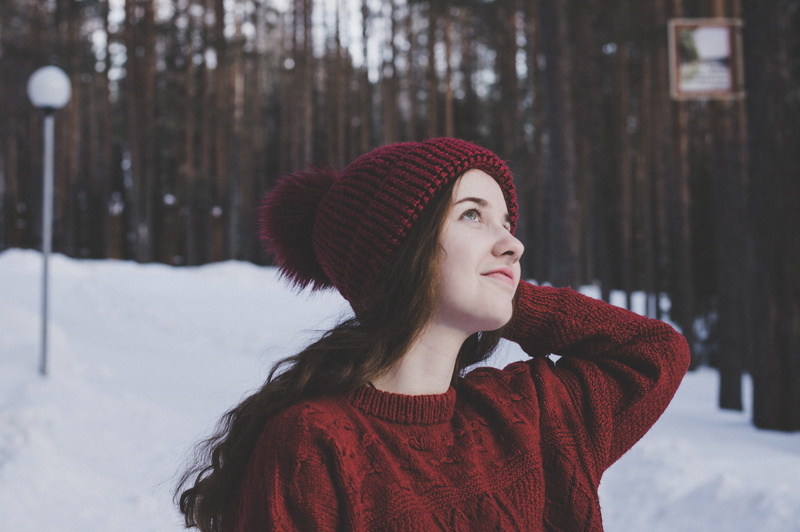 hairstyle, portrait, red, looking, woman, bobble, girl, beautiful, women, season, beautiful woman, real people, wear, cold, knit hat, tree, looking away