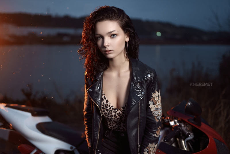 animal print, black jackets, motorcycle, jeans, women outdoors, leather jackets, women, 2K, river, eyeliner, Ivan Sheremet, pierced nose, portrait, women