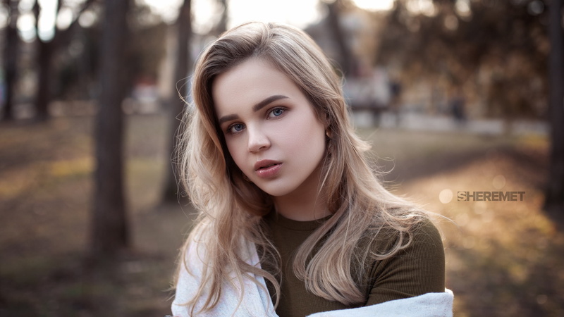 women outdoors, 2K, blonde, women, blue eyes, Ivan Sheremet, trees, portrait
