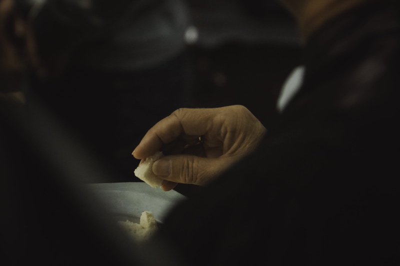 unrecognizable person, finger, human hand, midsection, bread, lifestyles, adult, human finger, religion, one person, france, easter, mialet, human body part