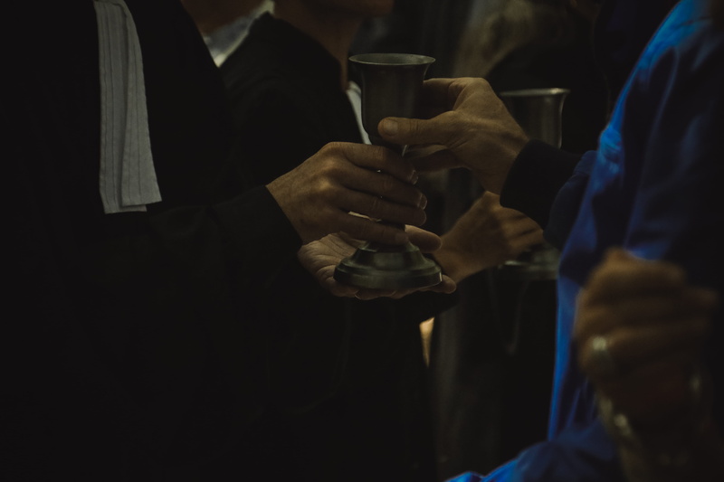 holding, men, women, cult, alcohol, two people, people, human body part, leisure activity, mialet, christian, refreshment, bread, god, 5K, france, indoors