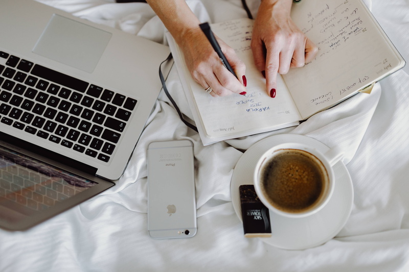 breakfast, one Person, people, Woman, keyboard, computer, technology, coffee, bed, high angle view, notebook, macbook, businesswoman, connection, communication