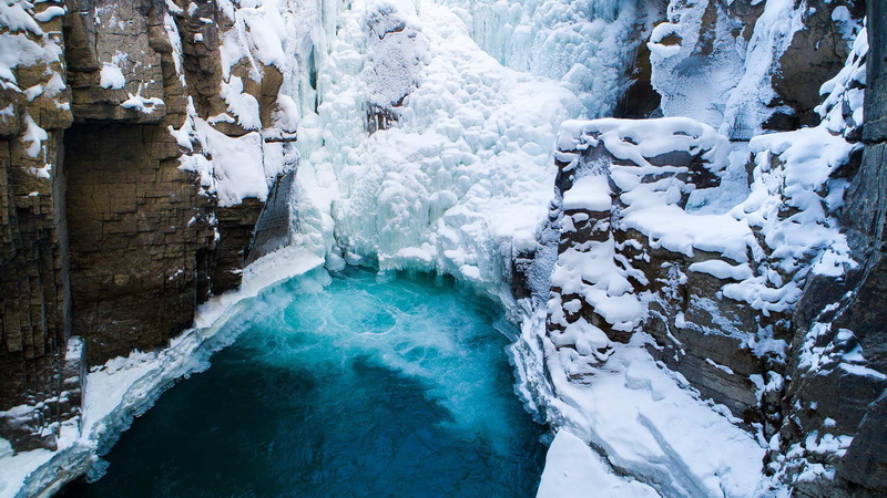 turquoise colored, beauty in nature, body, icicle, day, cold temperature, glacier, tranquility, ice, waterfall, outdoors, snow, 1080P, tranquil scene