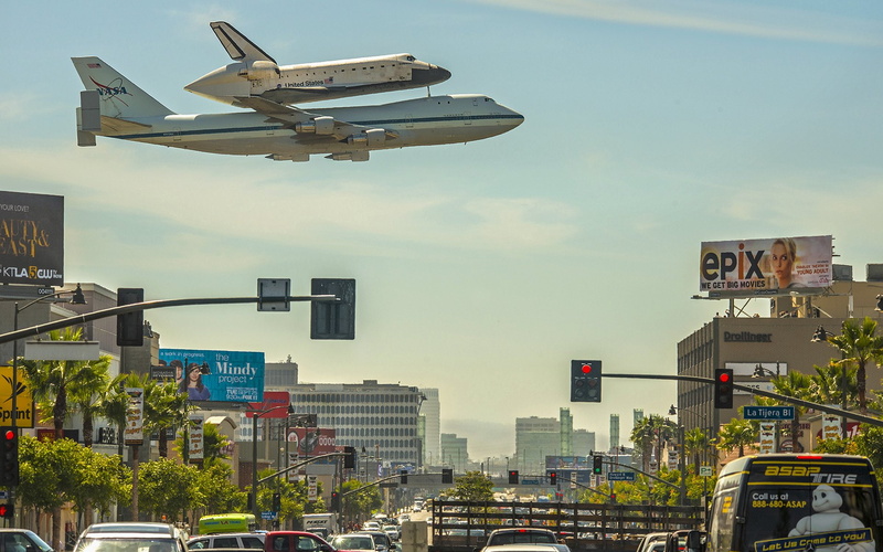 Los Angeles, cityscape, NASA, sky, low angle view, city life, no people, road, sign, city street, light, 1080P, Street, text, communication, Airplane