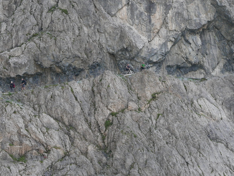 rocks, mtb, climbing, 1080P, men, adventure, mountain, formation, landgasthof val duina, solid, day, alps, rough, scuol, mountain range, lifestyles, rock formation