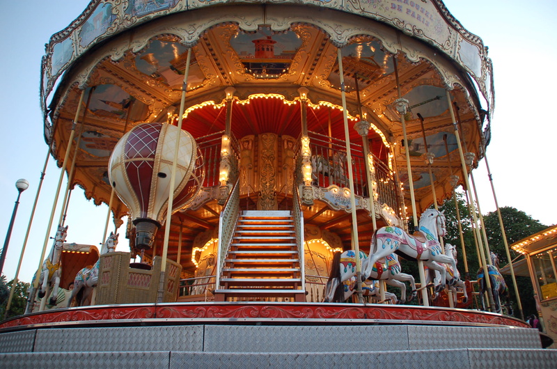 outdoors, horse, gold colored, representation, paris, carousel, fun, building exterior, ride, 1080P, sky, architecture, low angle view, spirituality, travel destinations
