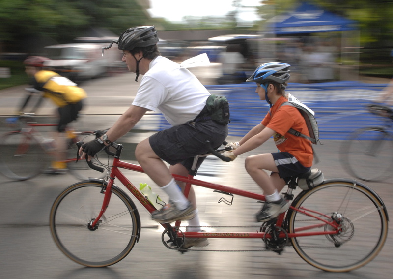 cyclists, bicycle, competition, leisure activity, fast, man, road, ride, boy, people, biking, lifestyles, riding, motion, sport, mode of transportation