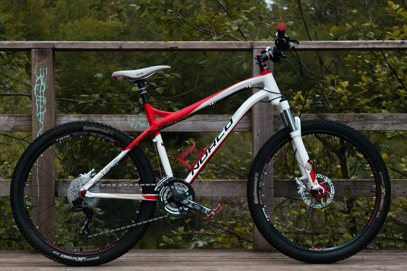 safety, land vehicle, 5K, protection, no people, footpath, parking, white, fence, hardtail, red, bicycle, bridge, security, transportation, mode of transportation
