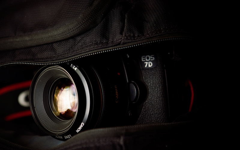 focus - Concept, Lens, backgrounds, d, leather, indoors, retro Styled, photograph, The camera, sLR Camera, close-up, eos, luxury, image, single Object