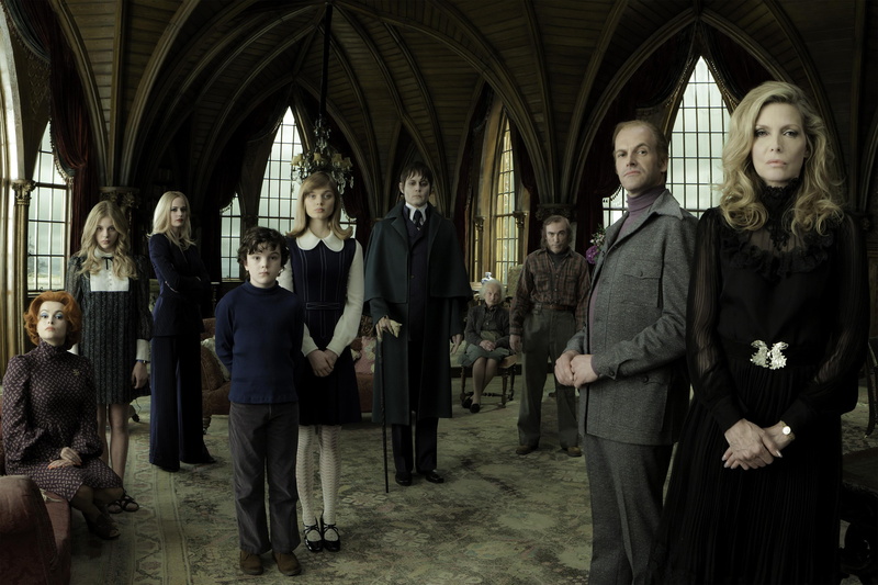 green, haley, jonny, grace, shadows, depp, 2K, dark shadows, chloe grace moretz, earle, jackie, gulli, michelle pfeiffer, gulliver, helena, lee, michelle