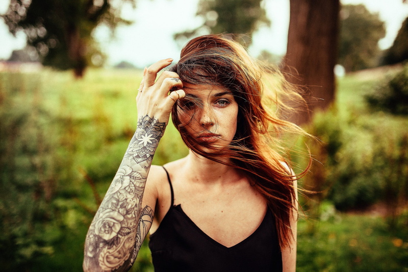 one person, hairstyle, brunette, outdoors, plant, André Josselin, windy, Scarlett Simoneit, nature, leisure activity, headshot, hair, hair in face, lifestyles