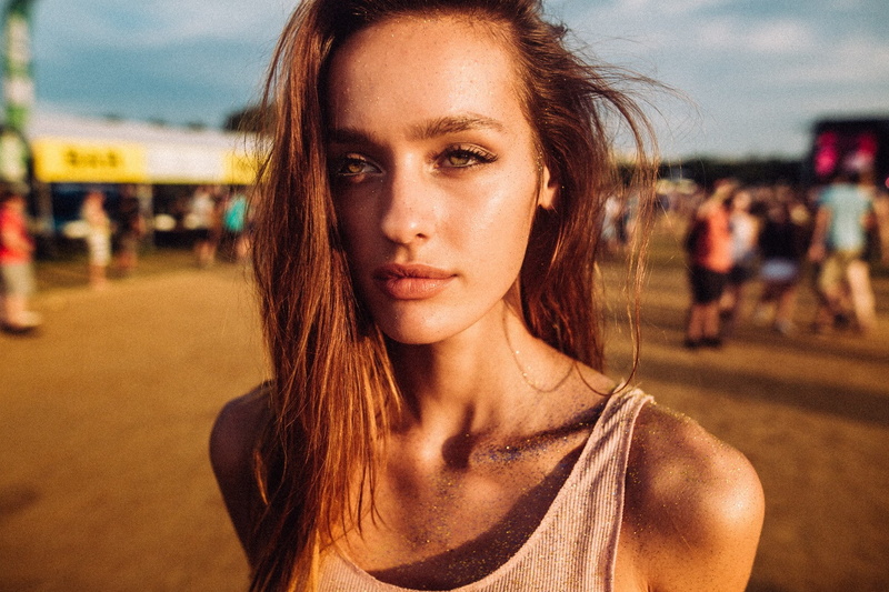 portrait, 720P, women, T-shirt, face, André Josselin, women outdoors
