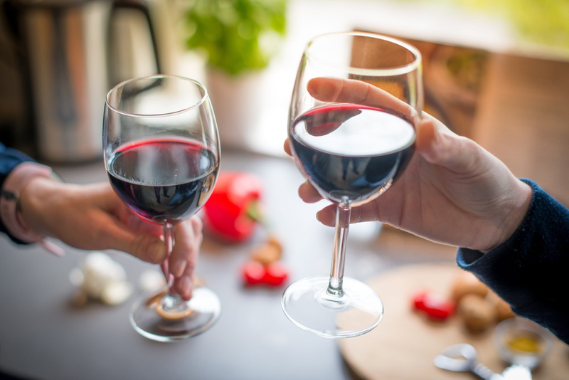 happy, couple - relationship, celebrate, men, bubbly, glasses, wine, luxury, togetherness, real people, celebration, party, alcohol, adult, holding, glass