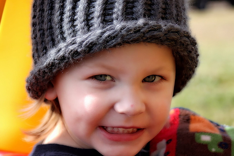 head, Toddler, girls, little, motherhood, 1080P, one person, hairstyle, innocent, Child, looking at camera, hat, gap toothed, adorable, headshot, human body part