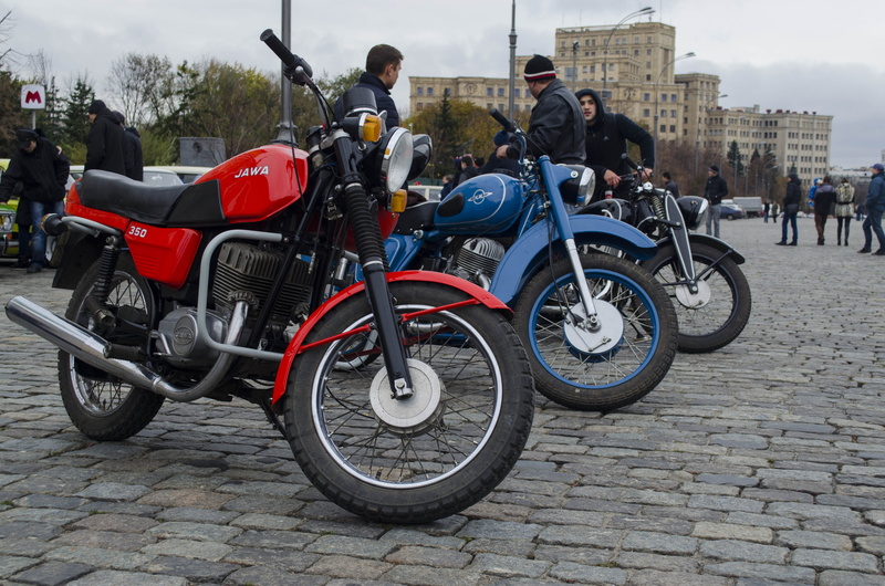 men, street, people, paving stone, heavy motorcycle, old school, road, city life, travel, land vehicle, rakurs, one, motocross, rims, biker, java, 4K
