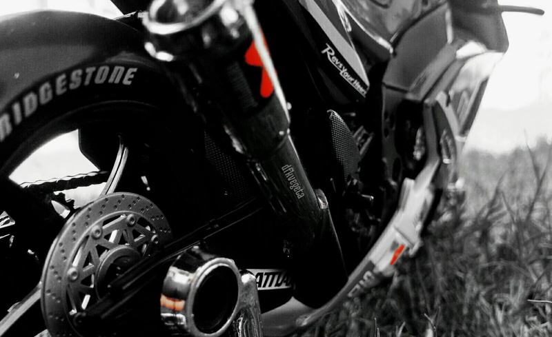 Heavy bike, grass, Motorcycle, toy, dfkvegeta, 720P, vehicle, BlackandOrange