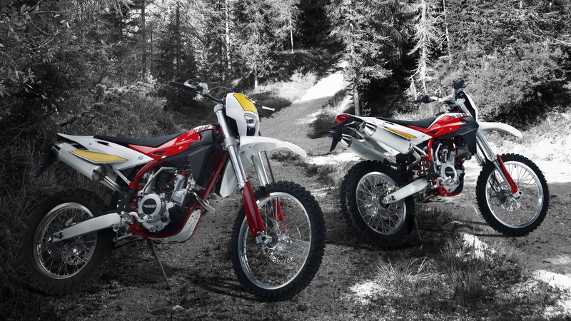black, motocross, two, dirt, SWM rs 300, red, sport bikes, best bikes, parked, bikes, best motorcycle, road, 4K, white, rough