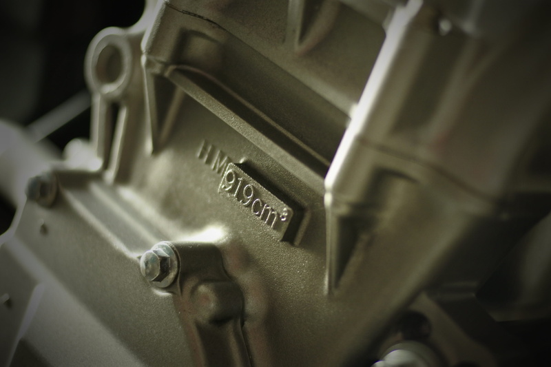 machine part, metal, selective focus, honda cb900f, indoors, industrial equipment, close-up, hornet, transportation, equipment, control panel, business