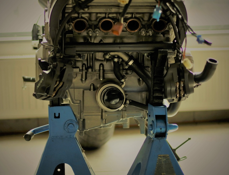 industry, indoors, 4K, factory, weapon, close-up, technology, hornet, still life, communication, honda cb900f, accuracy, machinery, focus on foreground