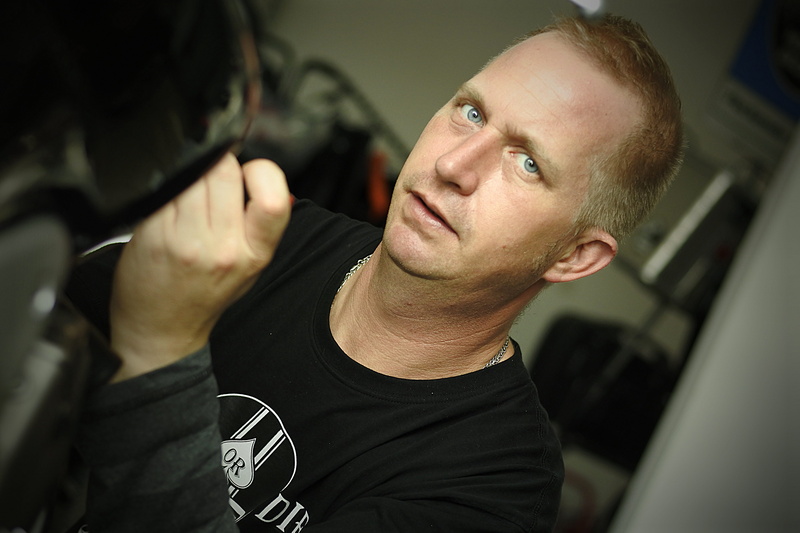 looking, healthy lifestyle, engine mounting, indoors, effort, headshot, sport, adult, hornet, protection, men, technology, 5K, males, exercising, security