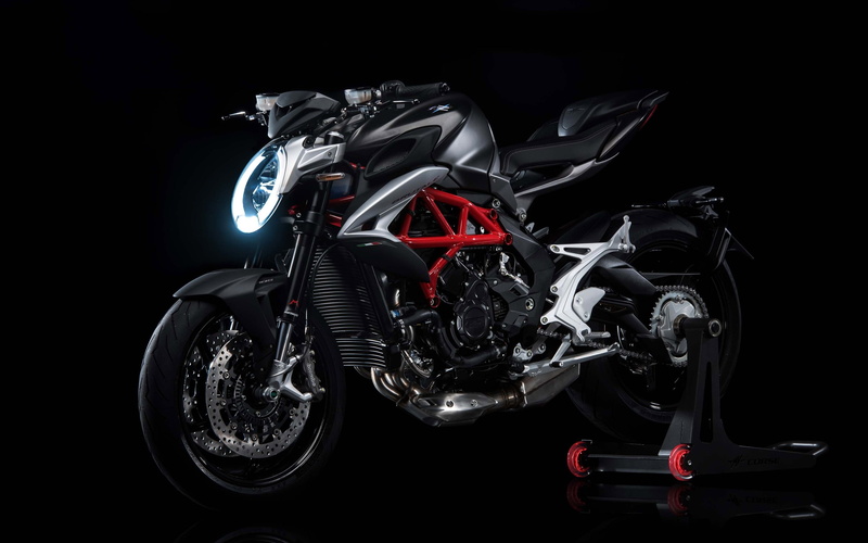 indoors, technology, cut out, still life, side view, 2K, single object, reflection, black background, mv agusta brutale 800, chrome, transportation, black color