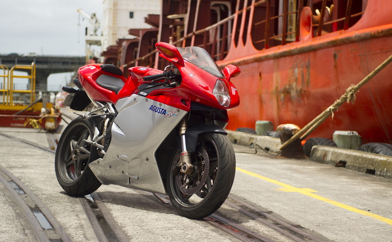 city, red, no people, 4K, Motorcycle, parking, bike, outdoors, built structure, f, mv, mode of transportation, land vehicle, road, Motorcycles, sunlight