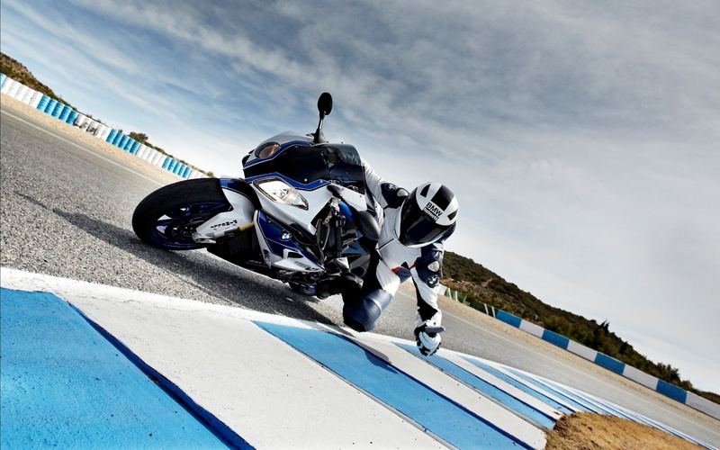 hp, leisure activity, cloud - sky, sports equipment, bike, 2K, extreme sports, mode of transportation, competition, nature, one person, white, sports race