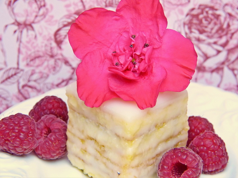 frosting decorating, food and drink, love, no people, photo, fruit, Bisquit, azalea, raspberries, attention, raspberry, indoors, berry fruit, close, bloom