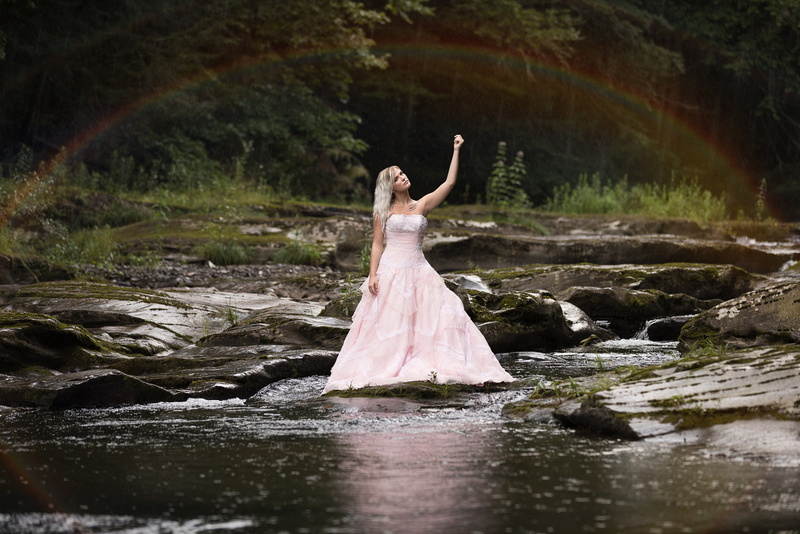 Tracy Parker, young women, women, full length, human limb, outdoors, nature, beauty in nature, real people, women outdoors, tree, clothing, hair, fashion