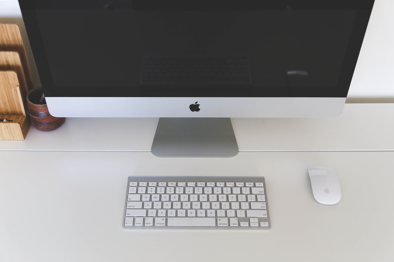 desktop pc, aluminum, computer equipment, no people, technology, mac, indoors, connection, business, internet, keyboard, apple, wireless technology, table