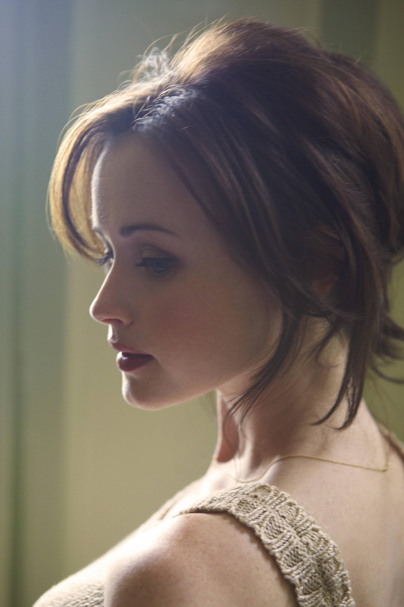 Alexis Bledel, brunette, beautiful people, portrait, adult, brown hair, 4K, indoors, women, hair, beautiful woman, headshot, contemplation, actress, close-up