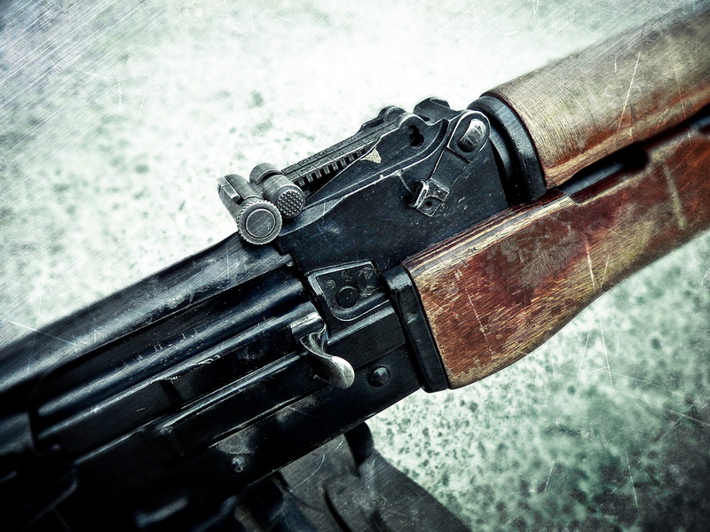 machine gun, barrel, 2K, ammunition, no People, armed Forces, hand, macro, brown, one person, black, conflict, violence, bullet, high angle view, shooting A Weapon
